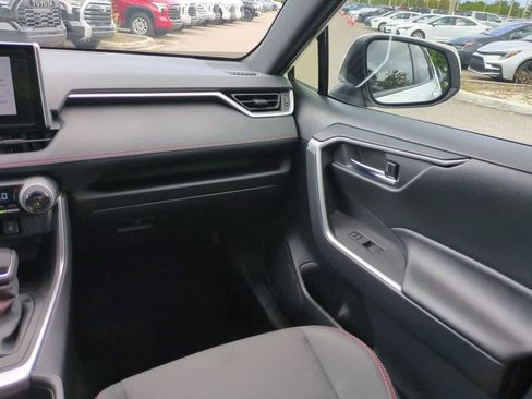 Used 2025 Toyota RAV4 SE AWD/4WD image 16