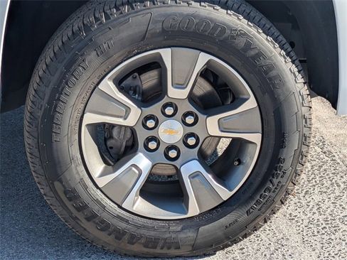 Used 2020 Chevrolet Colorado Z71 image 12