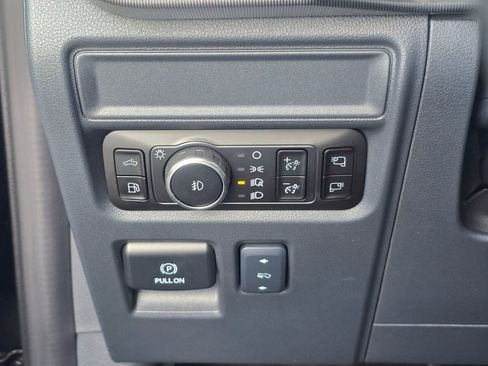 Used 2025 Ford F150 Lariat w/ Equipment Group 501A Mid image 12