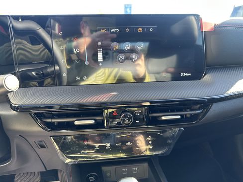 New 2026 Nissan Kicks SR image 24