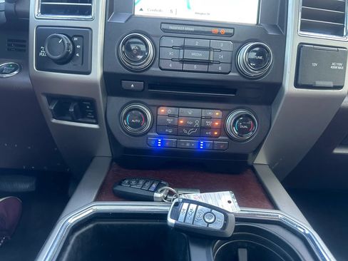 Used 2018 Ford F250 King Ranch w/ King Ranch Ultimate Package AWD/4WD image 44