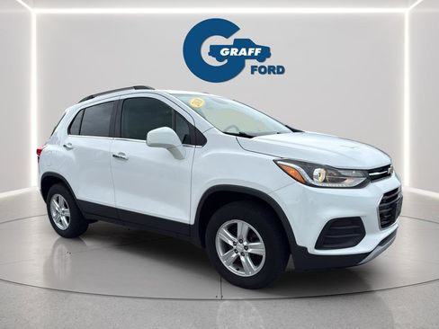 Used 2018 Chevrolet Trax LT w/ LT Convenience Package AWD/4WD image 4