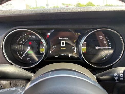 Used 2023 Jeep Wrangler Unlimited Sahara w/ Cold Weather Group AWD/4WD image 15