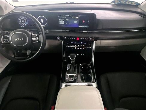 Used 2023 Kia Carnival SX image 7
