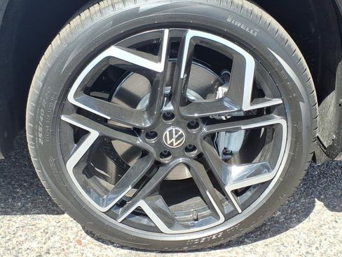 New 2026 Volkswagen Tiguan SEL R-Line image 8