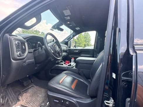 Used 2023 GMC Sierra 3500 AT4 w/ AT4 Premium Plus Package AWD/4WD image 3