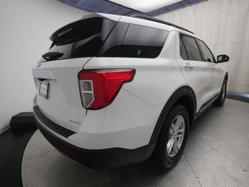 Used 2021 Ford Explorer XLT w/ Equipment Group 202A AWD/4WD image 13