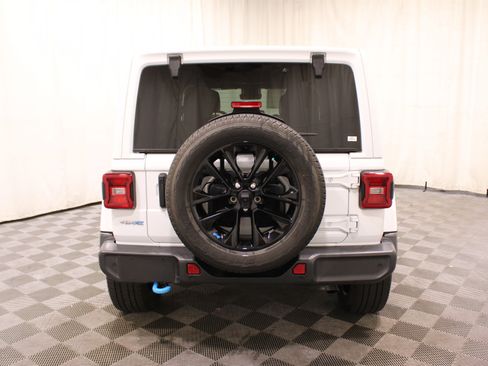 Used 2022 Jeep Wrangler Unlimited Sahara w/ Safety Group image 34