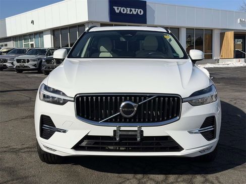 Used 2022 Volvo XC60 B5 Momentum w/ Protection Package Premier image 24
