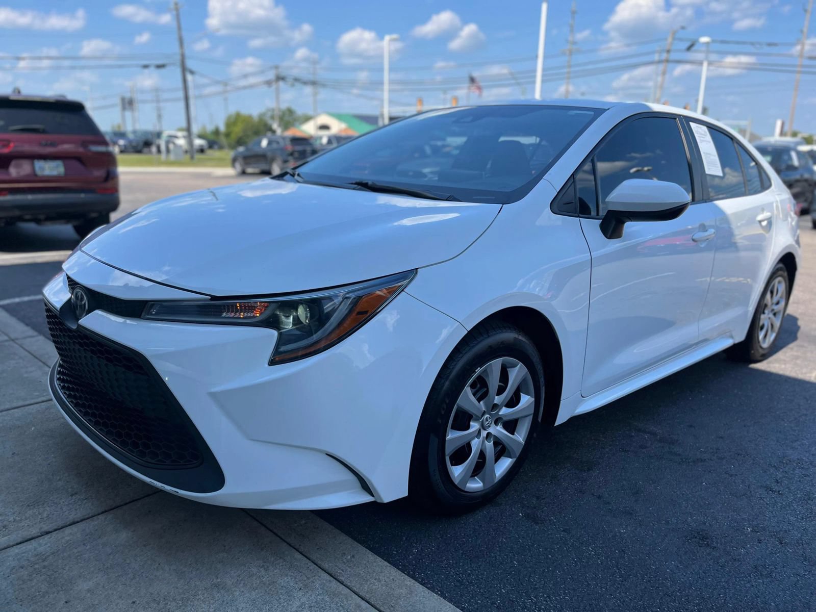 Used 2021 Toyota Corolla LE FWD image 2