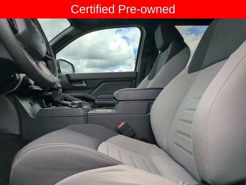 Certified 2025 Toyota Tacoma TRD Off-Road AWD/4WD image 13