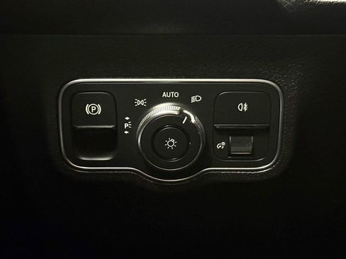 Used 2021 Mercedes-Benz GLB 250 image 18