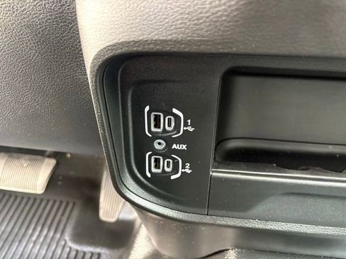 Used 2024 RAM 3500 Tradesman w/ Chrome Appearance Group image 21