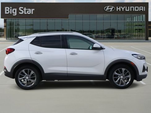 Used 2021 Buick Encore GX Essence w/ Advanced Technology Package image 5