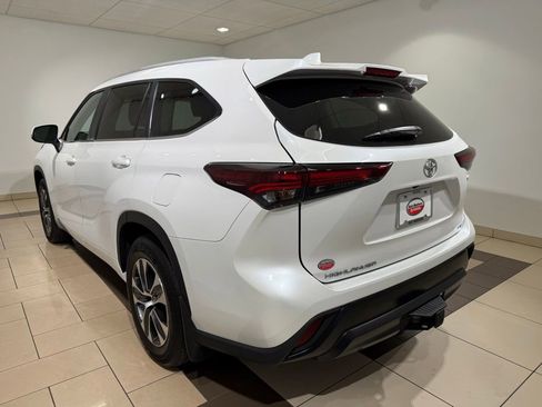 Certified 2025 Toyota Highlander XLE AWD/4WD image 5
