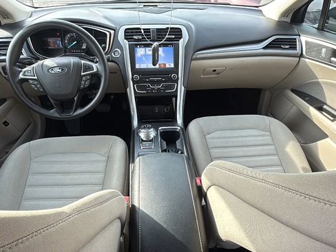 Used 2018 Ford Fusion SE image 28