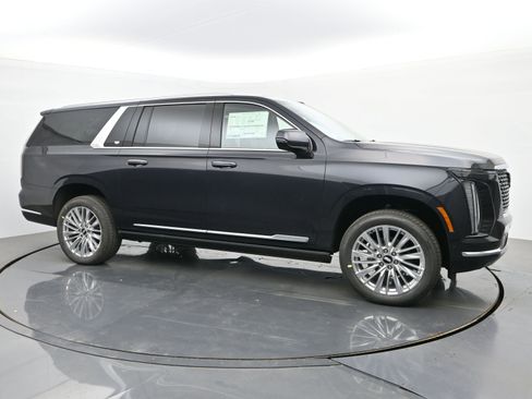 New 2026 Cadillac Escalade ESV Luxury w/ LPO, Floor Liner Package AWD/4WD image 7