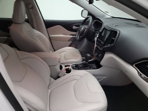 Used 2019 Jeep Cherokee Limited w/ Technology Group FWD image 21