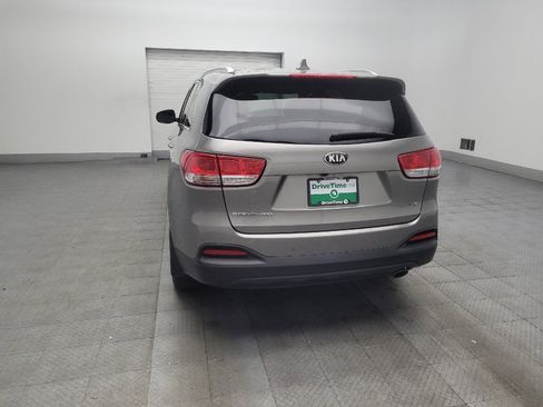 Used 2018 Kia Sorento FWD V6 w/ LX V6 Convenience Package image 6