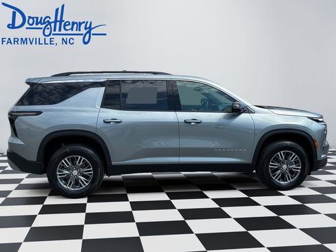New 2026 Chevrolet Traverse LT w/ Driver Confidence Package FWD image 6