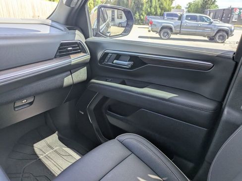 Used 2026 Chevrolet Tahoe Premier AWD/4WD image 17