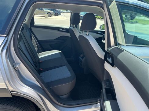 Certified 2025 Volkswagen Taos S FWD image 31