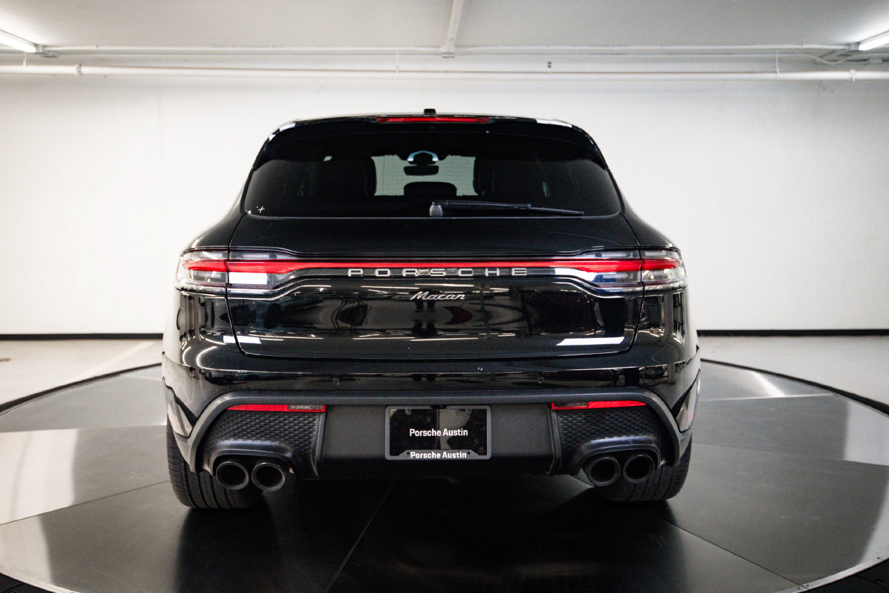 Certified 2024 Porsche Macan AWD/4WD image 6