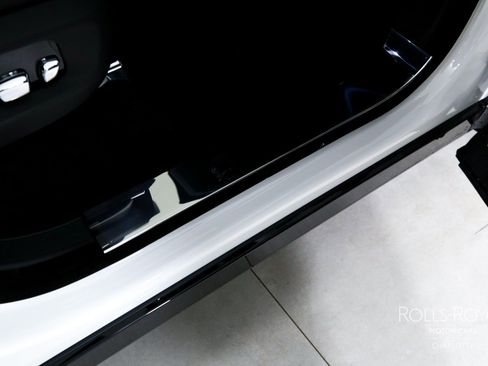 Used 2026 Rolls-Royce Cullinan AWD/4WD image 38