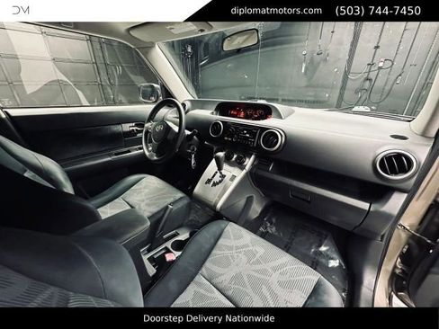 Used 2012 Scion xB FWD image 19