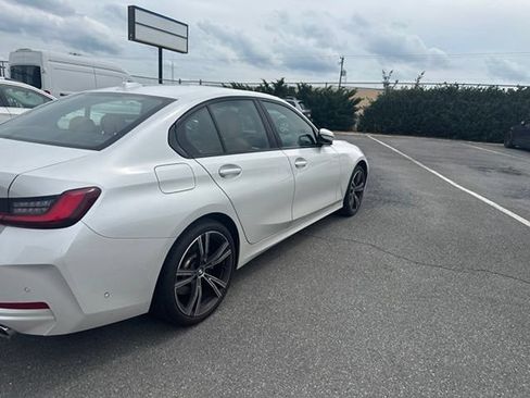 Used 2023 BMW 330i xDrive Sedan w/ Premium Package AWD/4WD image 5