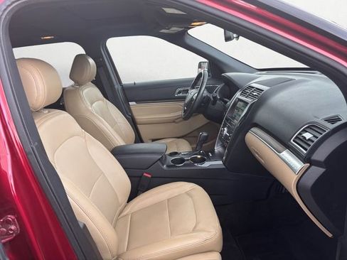 Used 2017 Ford Explorer Limited image 15