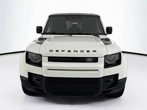 Used 2024 Land Rover Defender 110 X-Dynamic SE AWD/4WD image 2