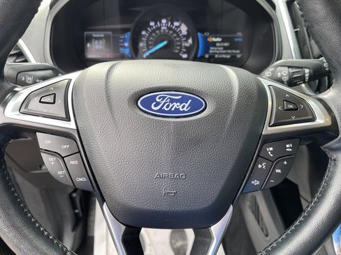 Used 2024 Ford Edge Titanium image 26