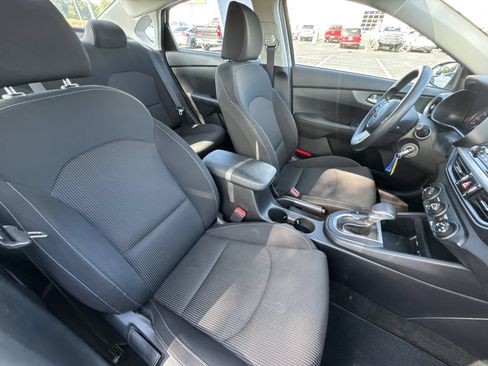 Used 2021 Kia Forte Sedan FWD image 25