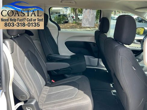 Used 2023 Chrysler Voyager LX FWD image 22
