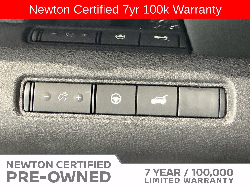 Used 2025 Nissan Pathfinder SV w/ SV Premium Package FWD image 38