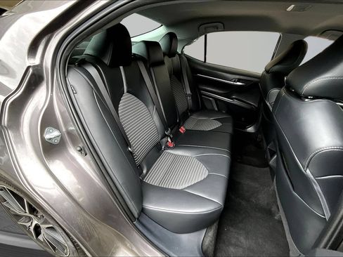 Used 2022 Toyota Camry SE FWD image 20