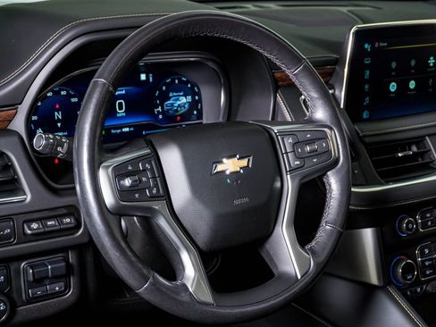 Used 2022 Chevrolet Suburban Premier w/ Premium Package AWD/4WD image 21
