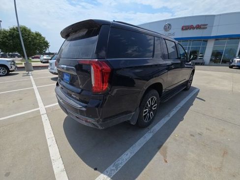 Used 2021 GMC Yukon XL AT4 w/ Rear Media and Nav Package AWD/4WD image 5
