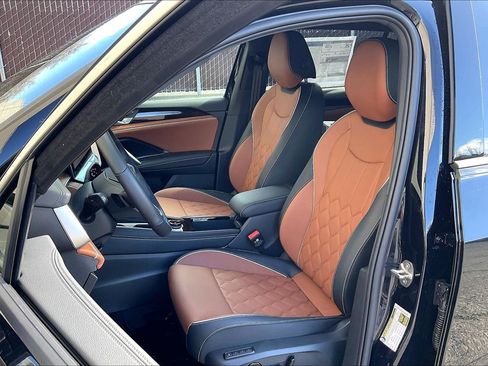 New 2026 Volkswagen Tiguan SEL R-Line image 8