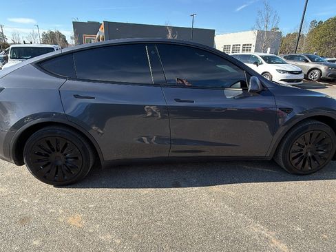 Used 2021 Tesla Model Y 2WD image 7