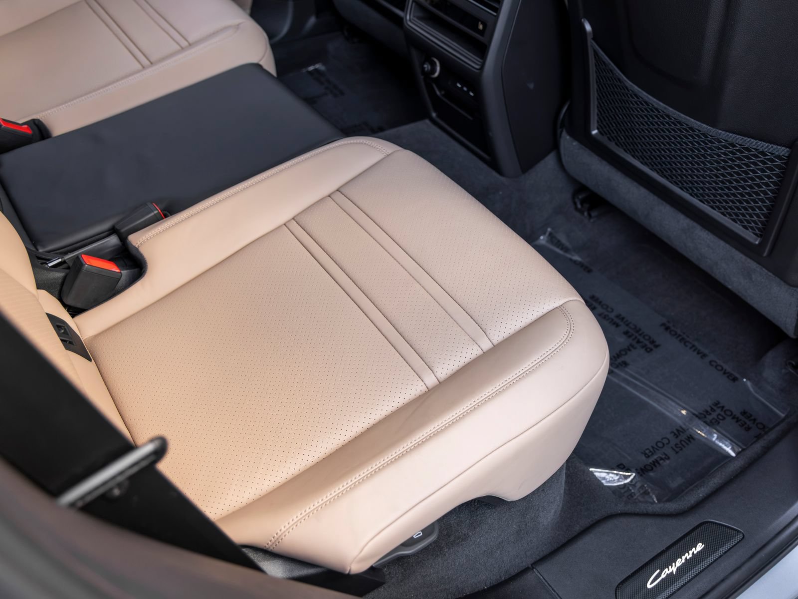 Certified 2025 Porsche Cayenne GTS AWD/4WD image 62