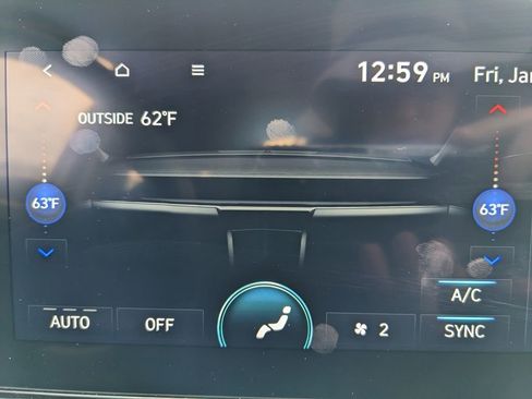 Used 2024 Hyundai Elantra SEL image 30