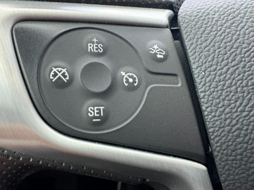 Used 2023 GMC Acadia SLE w/ Elevation Edition FWD image 17
