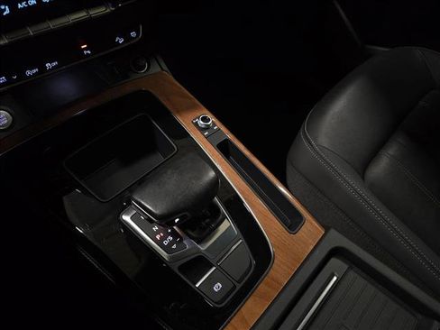 Used 2021 Audi Q5 Premium Plus w/ Premium Plus Package image 16