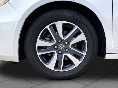 Used 2014 Honda Odyssey Touring image 9