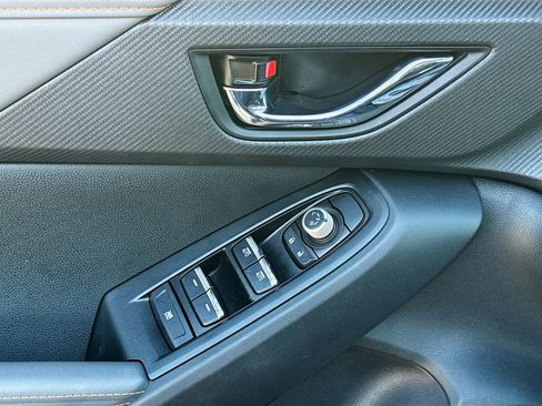 Certified 2025 Subaru Crosstrek 2.5i Limited w/ Crosstrek Mirror Package image 25