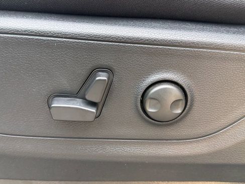 New 2026 RAM 1500 4x4 Crew Cab image 17