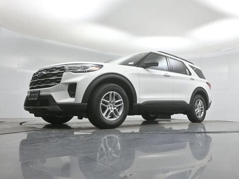 New 2026 Ford Explorer Active RWD image 41