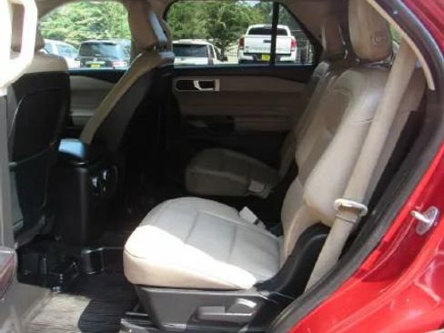 Used 2020 Ford Explorer XLT w/ Equipment Group 202A image 15